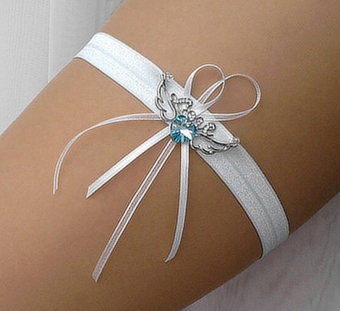 PODVAZEK - LOVE modrý dárek květina modrá elegantní bílá láska růže svatba kytička tyrkysová krajka nohy sexy mašlička bílý svatební štěstí růžička romantický tyrkysový štras dárkový nevěsta ženich love závoj wedding pás podvazek zvyky hochzeit svatební šaty štrasový podvazkový 