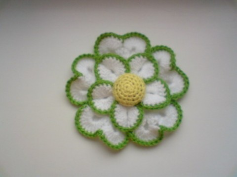 Květ 3. - háčkovaná brož brož spona květina háčkovaná ozdoba kytička brožka 