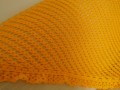 Oranžový háčkovaný šátek