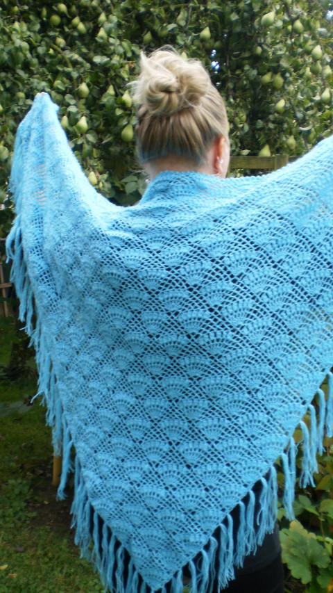 Modrý krajkový háčkovaný šátek modrý dárek přehoz háčkovaný veselý šátek nákrčník pléd slavnostní krajkový 