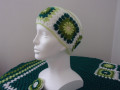 Háčkovaná čelenka k zelenému ponču
