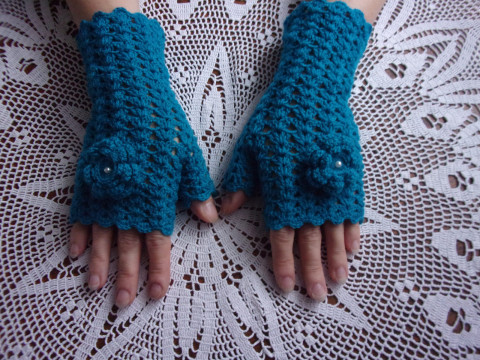 Tyrkysové návleky na ruce dárek háčkované tyrkysové návleky rukavice krajkové rukavičky bezprsťáky bezprsté na ruce bez prstů 