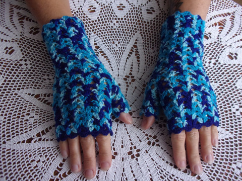 Návleky na ruce modrý melír modrý dárek modré háčkované návleky rukavice krajkové melír rukavičky bezprsťáky bezprsté na ruce bez prstů 