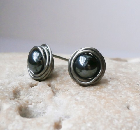 Hematitky - pecky náušnice pecky hematit hypoalergenní bodovky nerezové antialergické hematitky hematite enrgetizované 