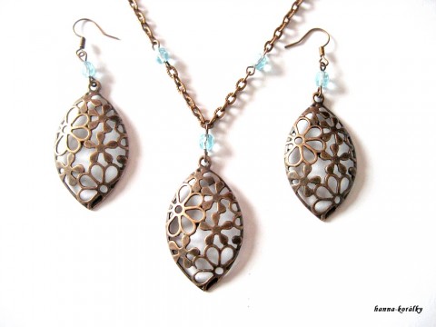 Řetízek a náušnice - lístky II. náhrdelník náušnice list listy lístek hnědé řetízek měď filigrán měděné filigránové 