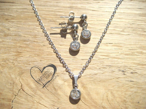 BÍLÁ SOUPRAVA Z NEREZ OCELI nerez ocel řetízek náušnice jemn 