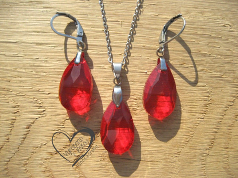 SADA Z NEREZ OCELI - ČERVENÉ KAPKY ocelový řetízek náušnice slza 