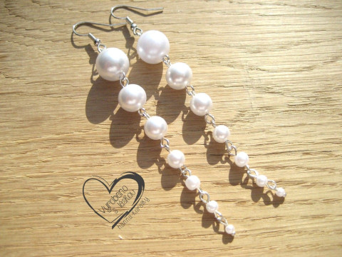 DLOUHÉ BÍLÉ NÁUŠNICE II. korálky náušnice šité dlouhé extra 