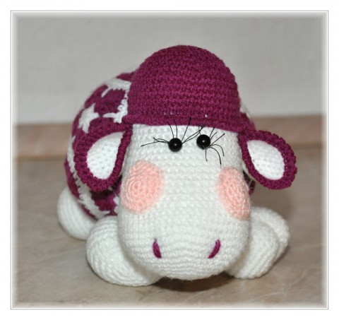 HÁČKOVANÁ OVEČKA LEONKA - NÁVOD dekorace dárek ovečka jaro velikonoce beránek popis návod pro radost háčkované hračky háčkovaná ovečka 