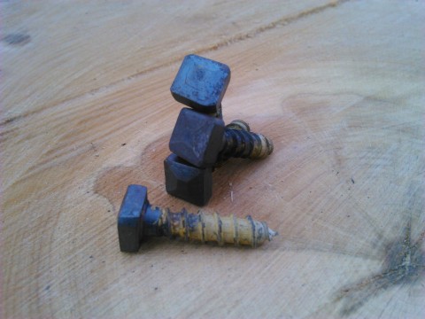 Kovaný vrut 8x30 surový kovaný hřebík šroubek šroub kovaný hřebík vrut 