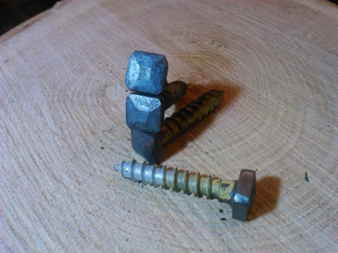 Kovaný vrut 8x40 surový kovaný hřebík šroubek šroub kovaný hřebík vrut 