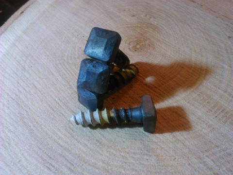 Kovaný vrut 10x40 surový kovaný hřebík šroubek šroub kovaný hřebík vrut 