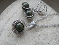 Náhrdelník - Tři kuličky larimaru