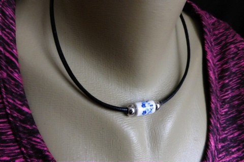 Náhrdelník - kůže, nerez, keramika keramika přívěšek kůže nerez nerezové zapínání 