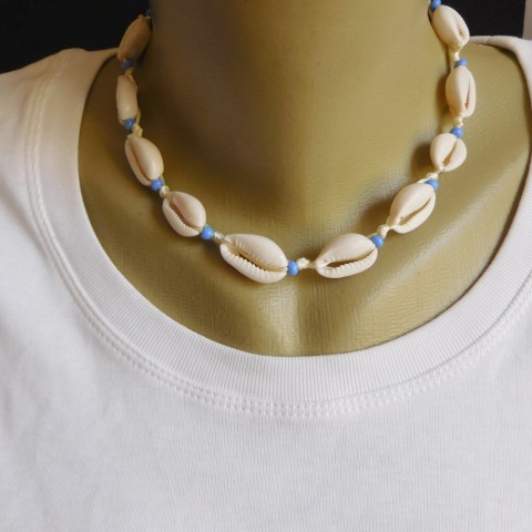 Náhrdelník  s mušlemi a korálkami korálky mušle barvy text. materiál 