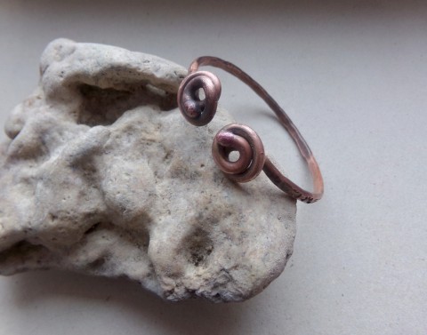 Náramek měděný s ještěrkami náramek měď měděné nepatinovaný 