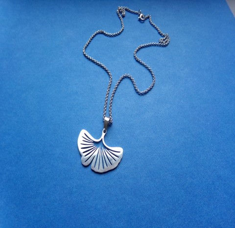 Přívěšek nerezový s jinanem.... náhrdelník srdce nerez ocel jinan 