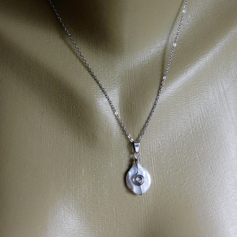 Náhrdelník nerez s keshi perlou náhrdelník nerez keshi perla 