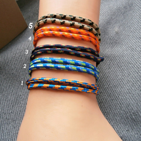 Náramky na ruku nebo nohu náramek barevný do kulata tvarovaný 