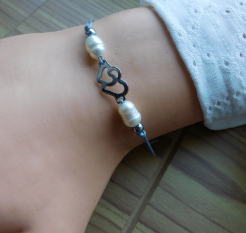 Náramek-srdce-perly-nerez náramek srdce nerez bílé říční perly 