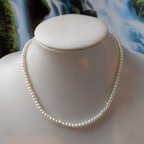 Náhrdelník - bílé shell perly- mini náhrdelník bílé shell perly 