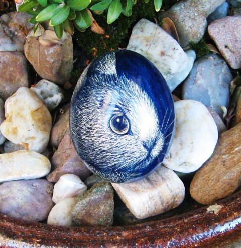 Vyškrabávaná kraslice: zajíc červená dekorace velikonoce kuře kraslice vyškrabovaná frís 