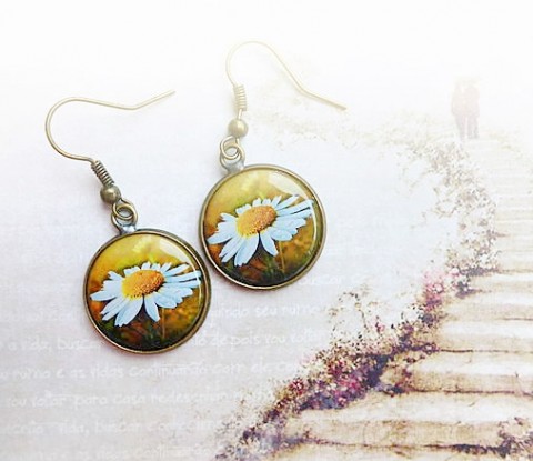 náušnice V létě po dešti náušnice letní svěží bílá žlutá květ léto kopretina starobronz po dešti kypky 