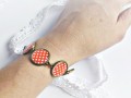bílé puntíky s červenou - náramek