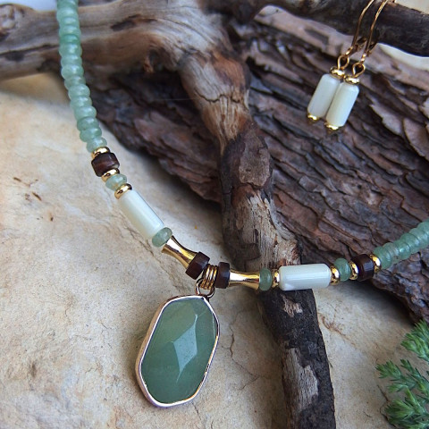 Souprava z avanturínu a perleti náhrdelník přívěsek tiffany cínování cínový 