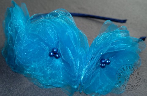 Čelenka s 3 kvítky barva na přání květ čelenka organza kvítek filc kovová čelenka čelenka s květem čelenka s broží 