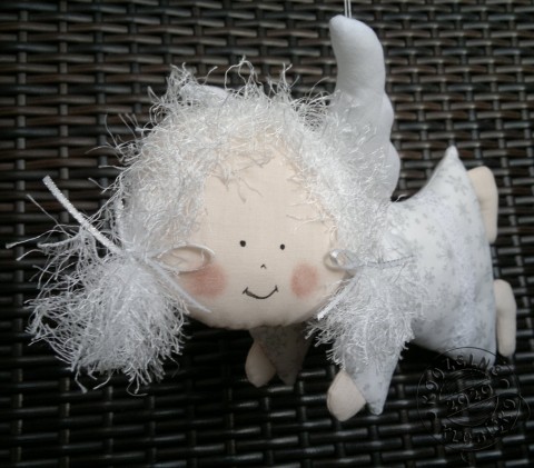 Andělka letící Bílá s vločkami anděl andílek andělíček andělka křidélka vánoční dekorace vánoční dárek šitý anděl letící andělka 