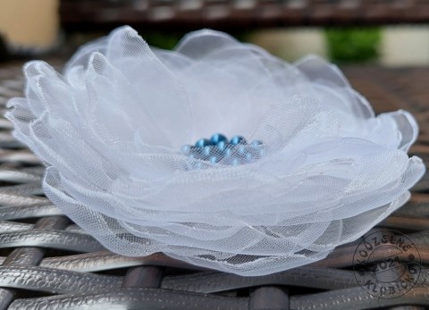Brož/spona bílá LETNIČKA brož spona květ organza do vlasů na sako na tašku na vlasy spona na oděv brož z organzy spona z organzy na tílko 