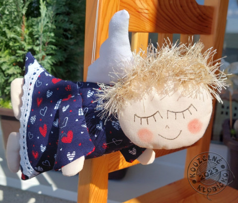 Anděl letící MODROTISK + červená dekorace dárek anděl andílek andělíček andělka křidélka šitý anděl letící andělka 