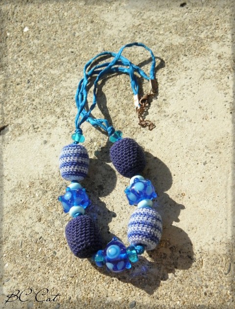 Suvenýr od moře voda šperk náhrdelník korálky prázdniny moře doplněk sklo háčkování vinutky retro originál příze nápadný ježci 