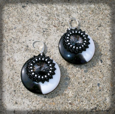 Retrománie - černá šperk korálky doplněk náušnice veselé retro extravagantní kruhy nápadné velké rivolka 