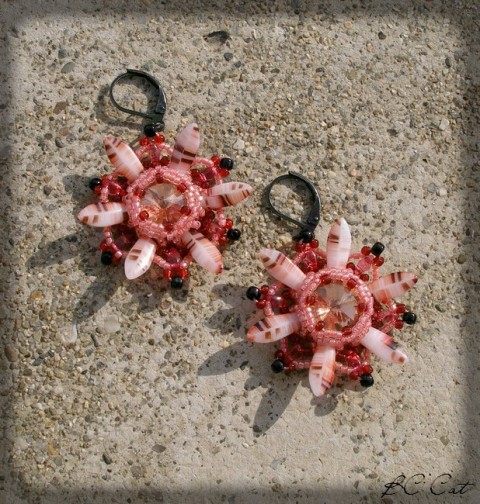 Indonéská džungle - červená doplněk náušnice květ šper prales džungle 