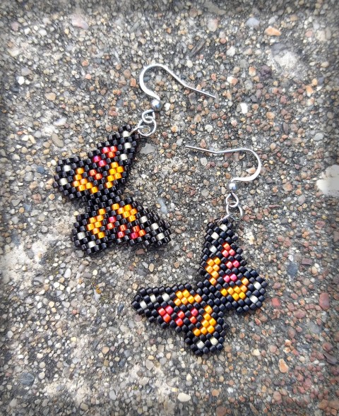 Babočka admirál šperk korálky doplněk náušnice motýl motýlek miyuki cihlový steh brick stitch toho treasure babočka admirál 