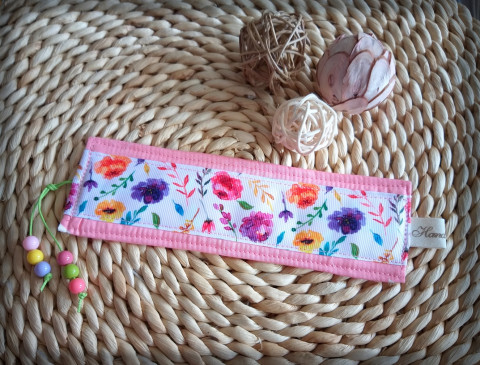 Textilní záložka do knihy no.21 dekorace dárek korálky čtení vášeň záložka snění příběh záložka do knihy četba čtenář knihomol milovník knih 