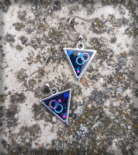 Triangle no.1 pestrobarevné náušnice veselé hravé náušničky trojúhelník geometrie minimalismus minimalistické pro radost 