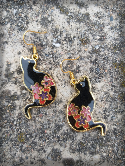 Kočička a kvítka šperk doplněk náušnice kočka kočička motýlek květ rostlina kvítek koťátko 