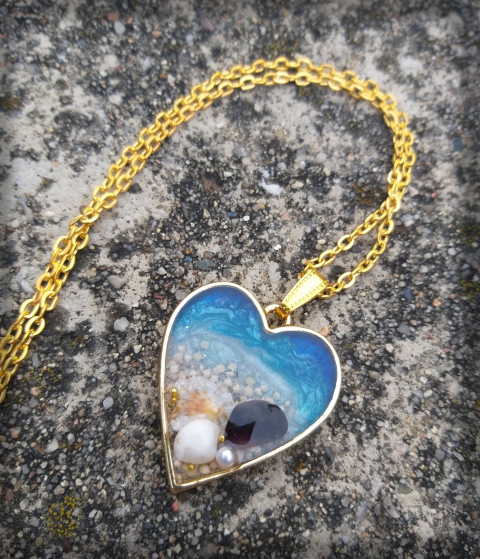 Kousek moře - srdíčko šperk srdce moře doplněk náušnice srdíčko mušle léto písek oceán dovolená exotika pláž 