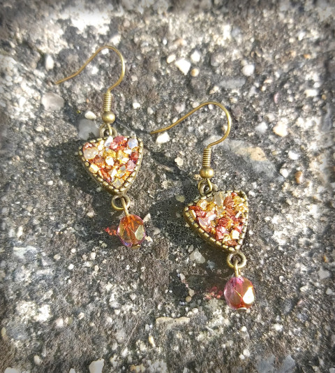 Zlaté šupinky - trojúhelníčky šperk srdce doplněk ozdoby cín srdíčko měď bižuterie zlomky pryskyřice zlato trojúhelník bronz střípky trojúhelníček šupinky ova: náušnice 