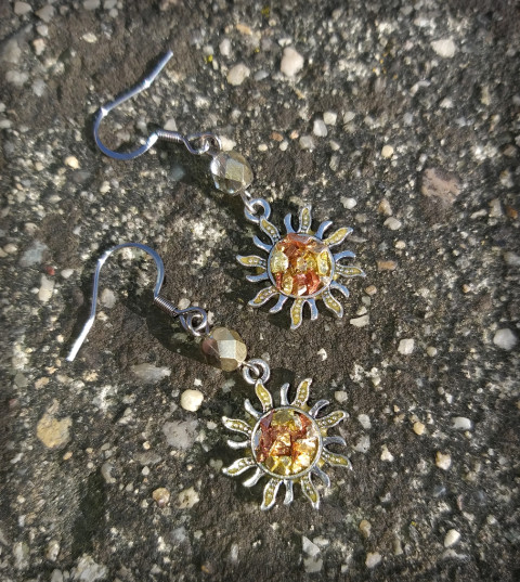 Aztécké slunce šperk doplněk náušnice ozdoby cín slunce měď bižuterie zlomky pryskyřice sluníčko zlato poklad bronz střípky šupinky 