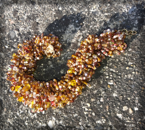 Medový huňáček - náramek dřevo šperk náramek korálky doplněk podzim háčkovaný med země nápadný exotika střapatý směs objemný huňatý ořechy 