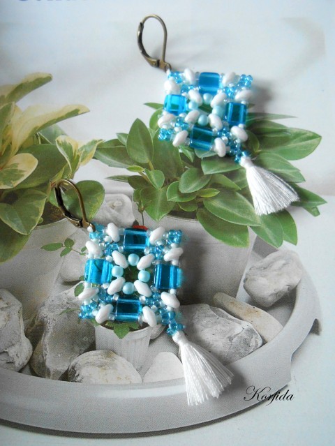 Náušnice šité čtverec modrý náušnice modrá dívčí bílá bílé modré tyrkysová rokajl čtverečky bílý taneční tyrkysové čtvereček střapaté střapec rocail tyrkysový střapatá pro dívky pro ženy střapce twin superduo superlon 