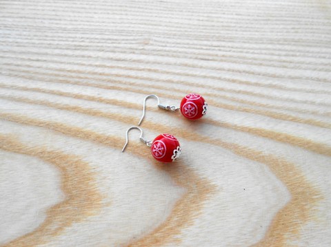 Náušnice vánoční vločky červená korálky červené náušnice vánoce dívčí bílá vánoční hvězda bílé hvězdy červený korálek bílý taneční hvězdička sněhová vločka hvězdičky vločky sněhový sněhové pro dívky pro ženy 